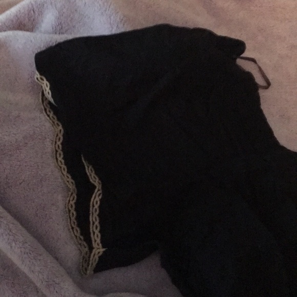 Embroidered Top🖤 - Picture 4 of 5